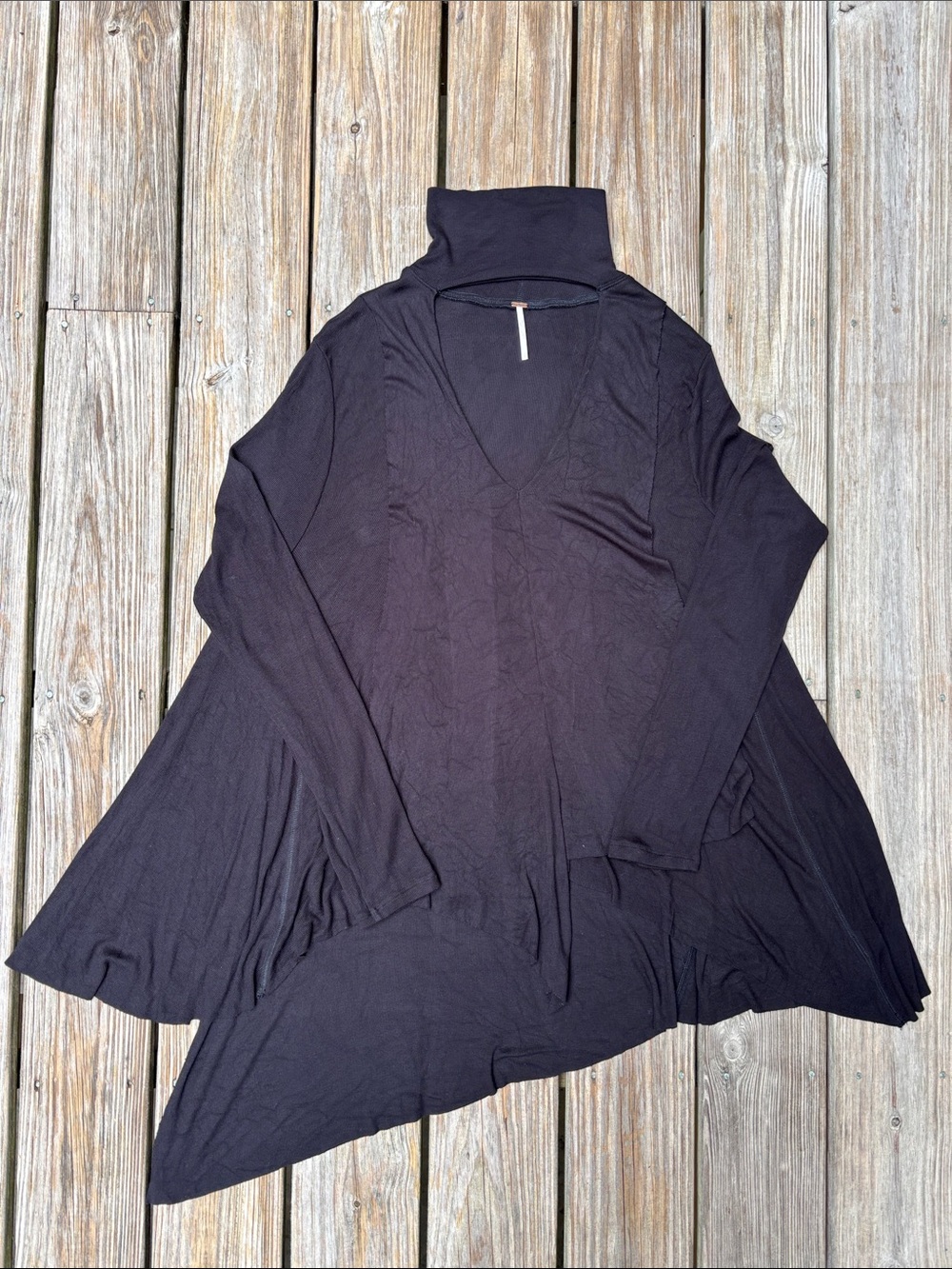 FREE PEOPLE | Black Uptown Lagenlook Tunic V Neck Cutout Asymmetric Hem | Size L